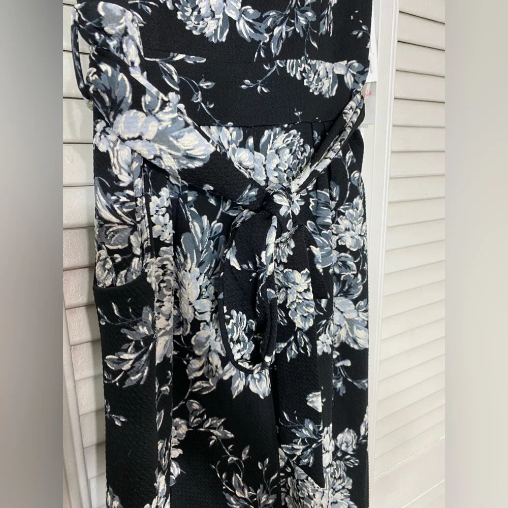 NWT Medium Honey and Rosie Floral Black White Gray Blue Romper Jumpsuit - Picture 2 of 7